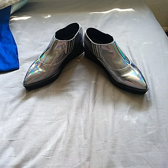 Holographic Pointy Platform Shoes 7 - Picture 5 of 5